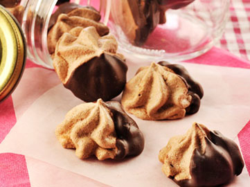 Chocolate Meringue Kisses