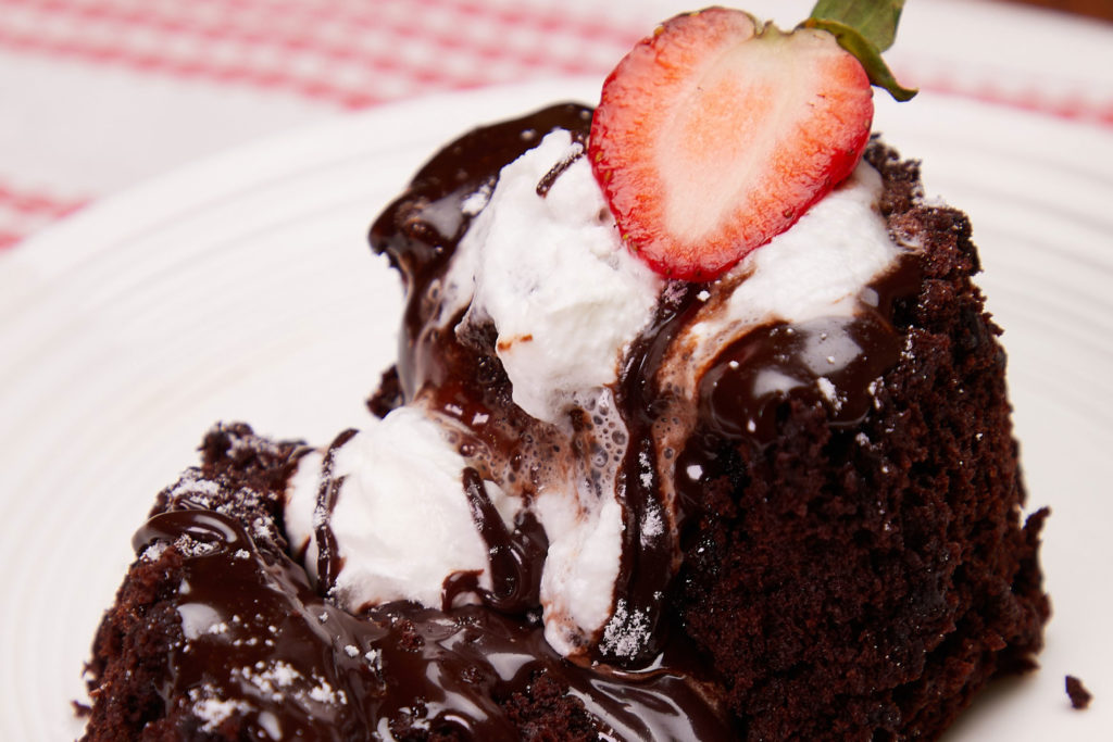 https://newgenbaker.com/wp-content/uploads/2020/03/Happy-Mug-Microwave-Chocolate-Lava-Cake-w-Strawberry-1024x683.jpg