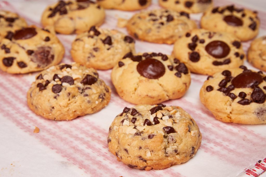 Thick And Moist Chocolate Chip Cookies